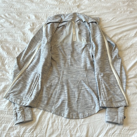 Lulu Zip Up light Jacket - Picture 4 of 6